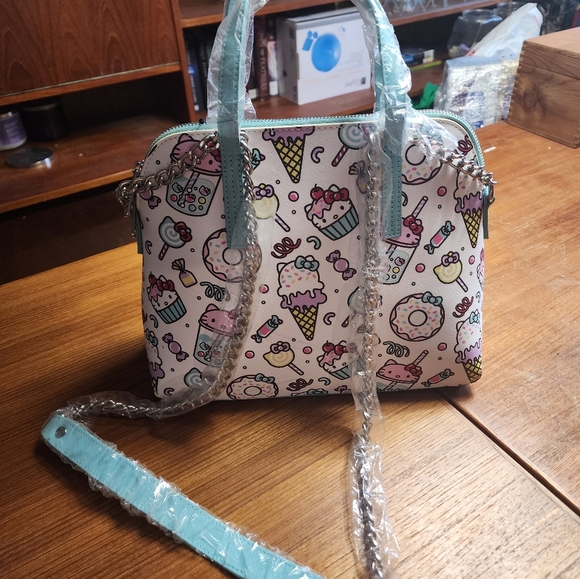 Hello Kitty Loungefly Crossbody - Picture 2 of 2
